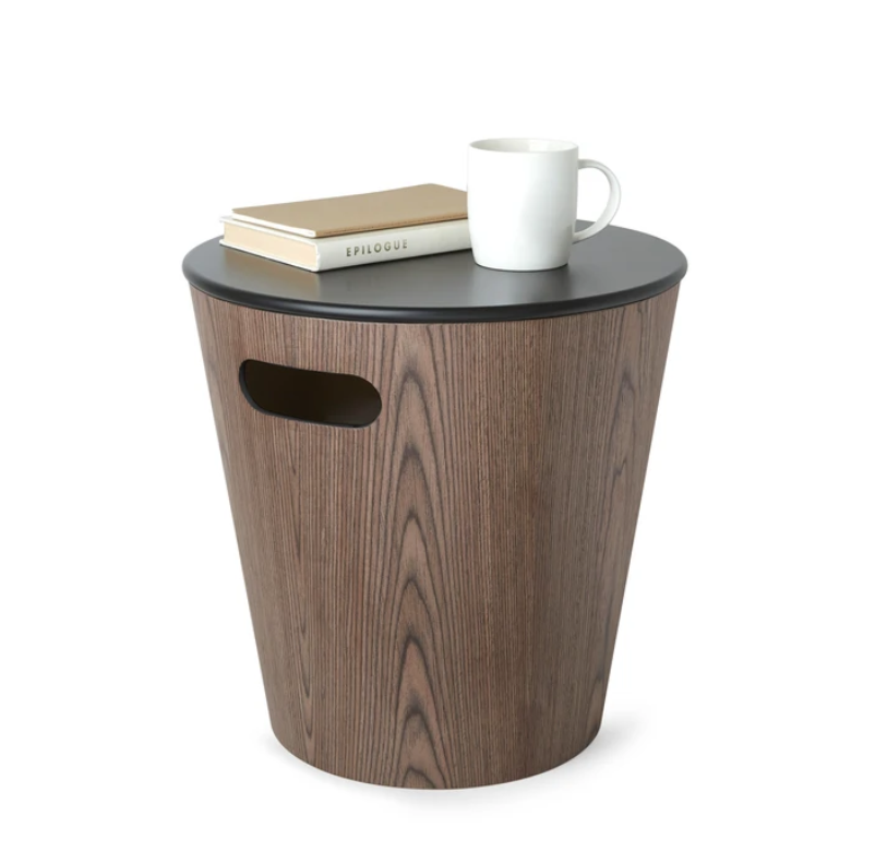 ufficio-in-casa-sgabello-cestino